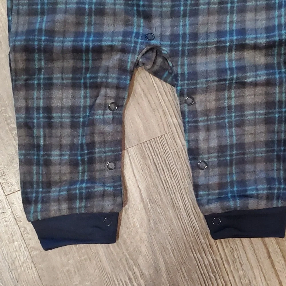 Bass Pro Shop Deer Charcoal Plaid Fleece One Piece Size 12-18 Months - Picture 3 of 3